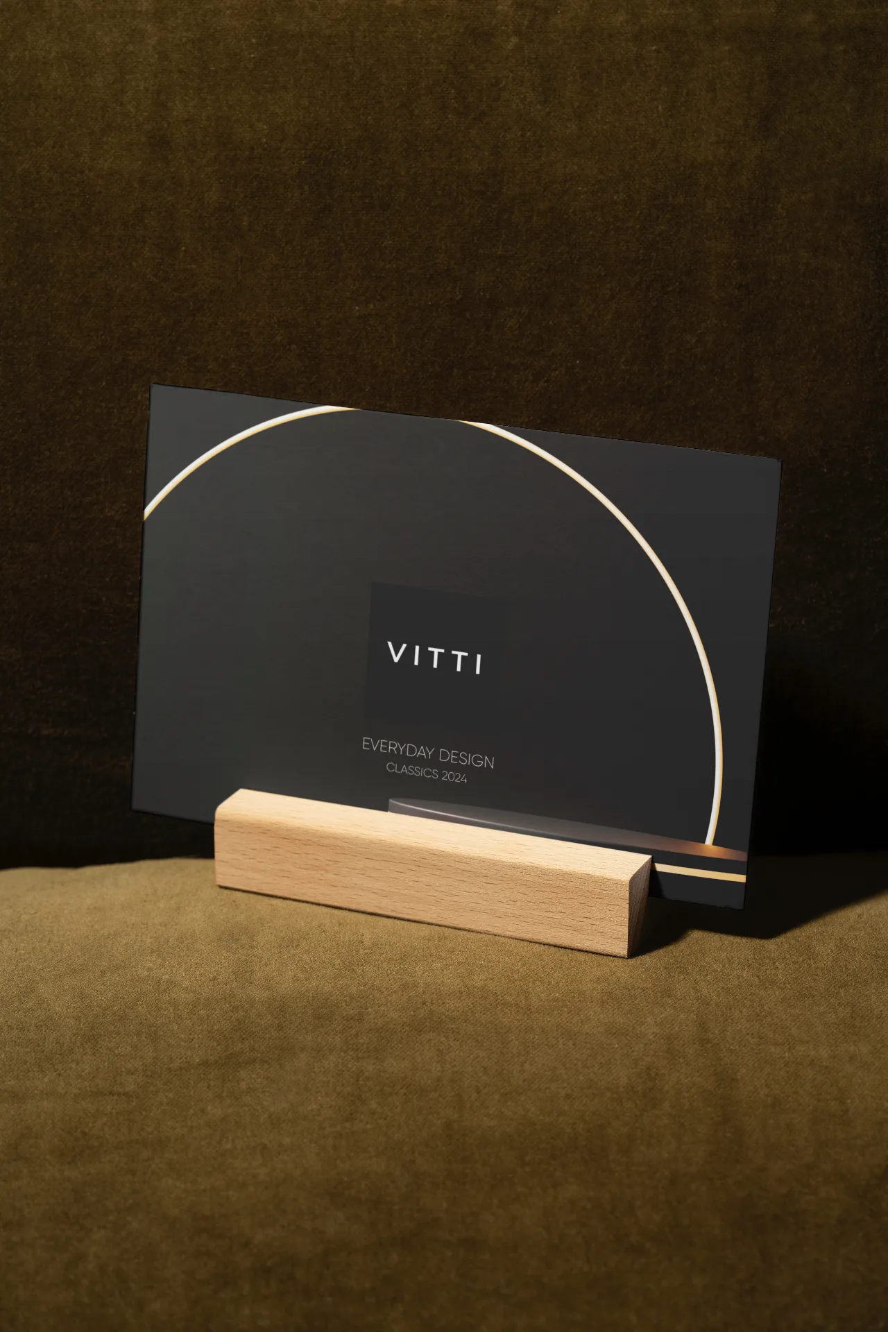 VITTI - Everyday design classics 2024 desk calendar